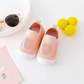 Lauflernschuhe Matteo™ – Weiche Barfußschuhe mit rutschfester Soft-Sohle für die ersten Schritte in der Farbe roa.